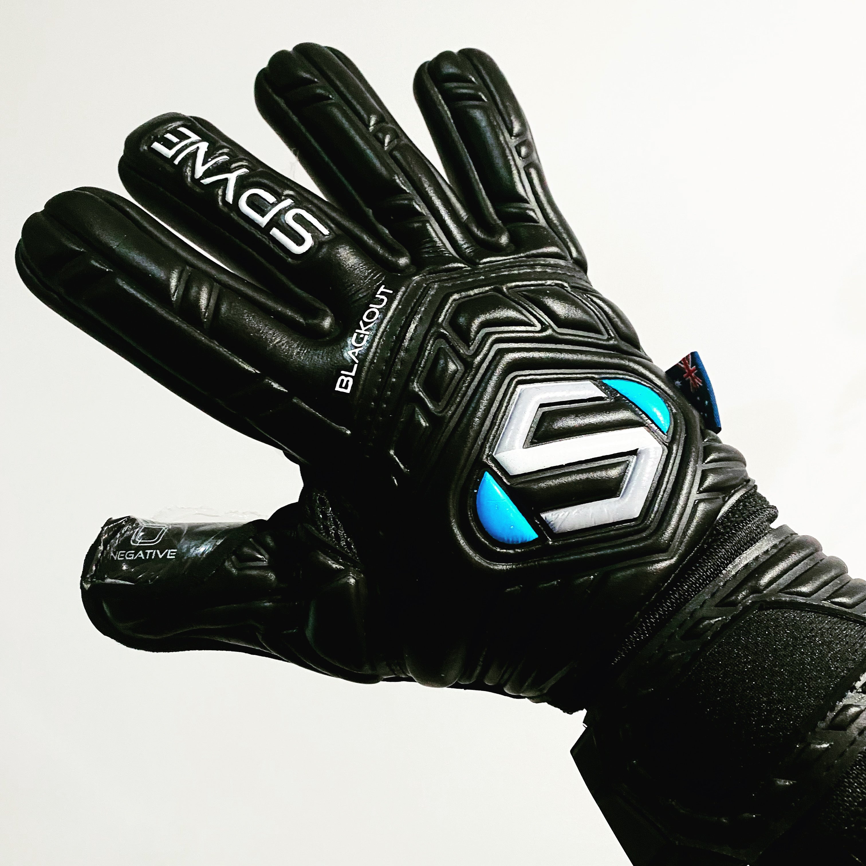 Spyne goalkeeper gloves on sale